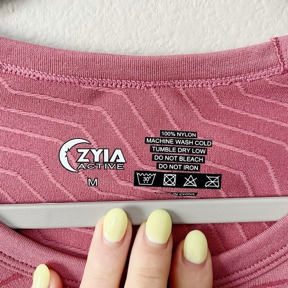 ZYIA Active Poppy Chevron Short Sleeve Tee Shirt Pink Size Medium - Picture 7 of 7